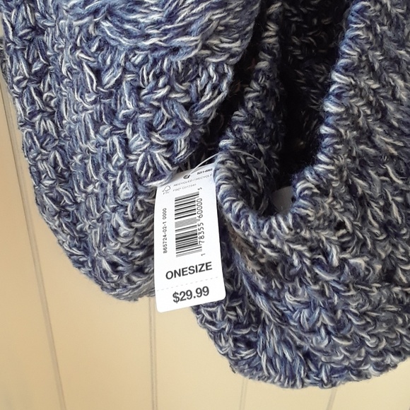 Gap Cable Knit Infinity Scarf & Beanie - Picture 4 of 7